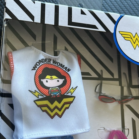 Barbie Wonder Woman Kids Accessory Set - Blue and Pink - Picture 3 of 5